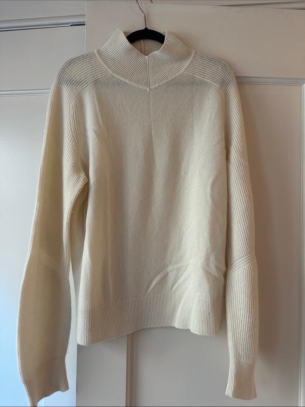 rag & bone 100% cashmere Cream Mock Neck Sweater w rib detailing